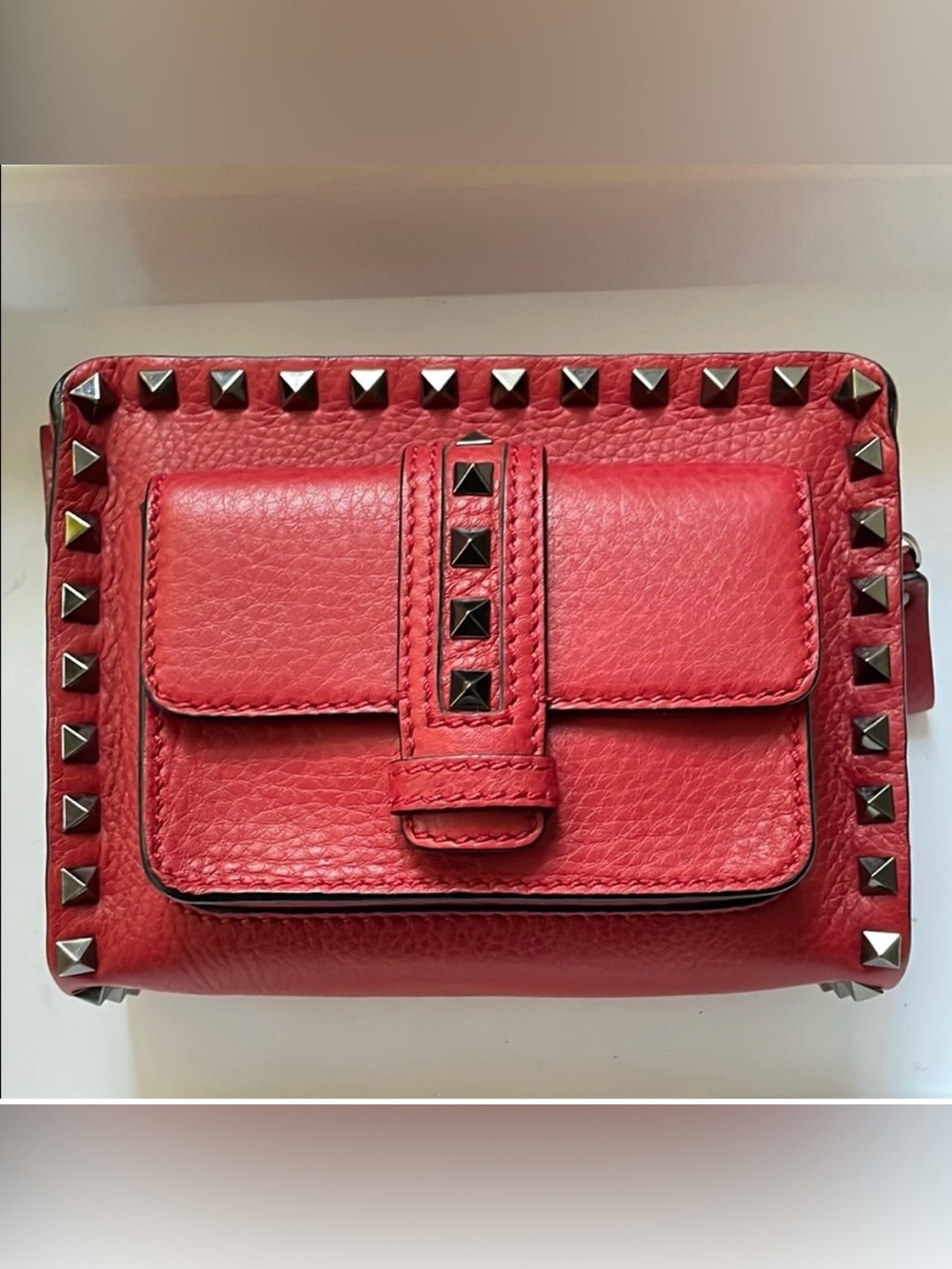 NEW VALENTINO Rockstud Red Pebbled Leather Crossbody Camera Bag Studded RARE!